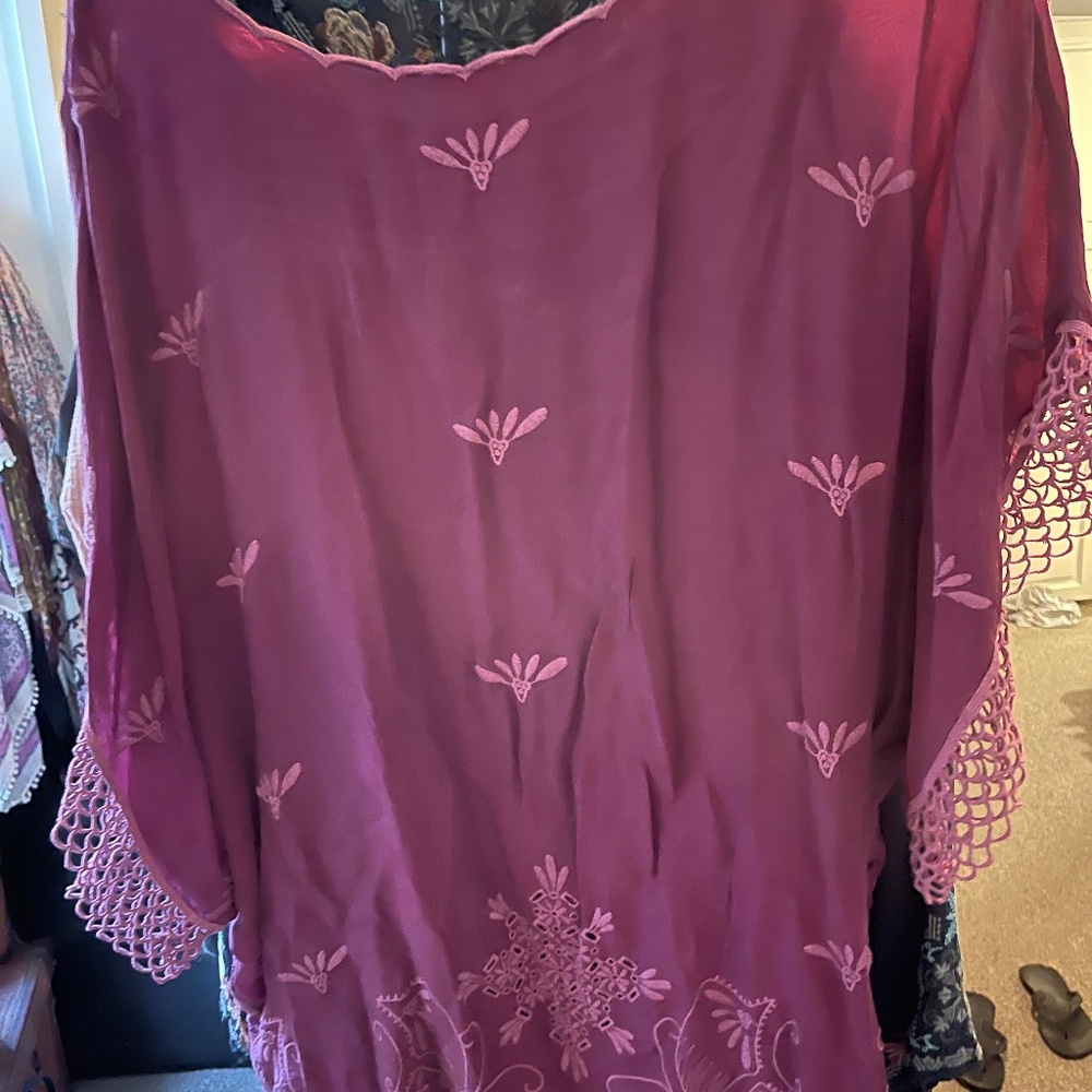 Johnny Was pink short sleeve embroidered tunic size 1x